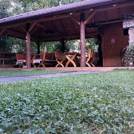 Casa Bunicii Pensiune Costeşti
